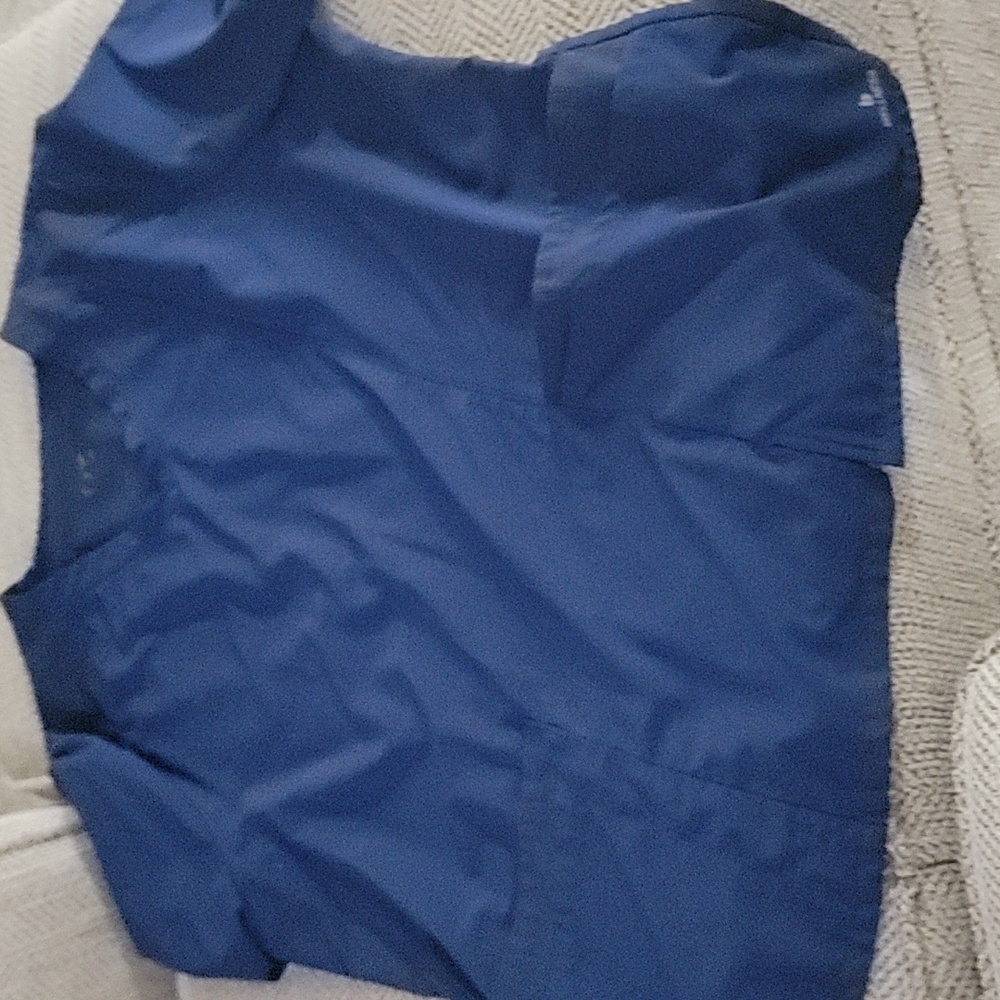 Barco wellness scrub top with pockets